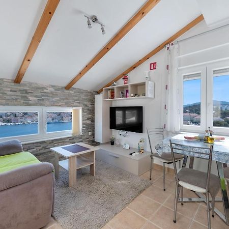מאלי לוסיניי Apartments Joni Cikat מראה חיצוני תמונה