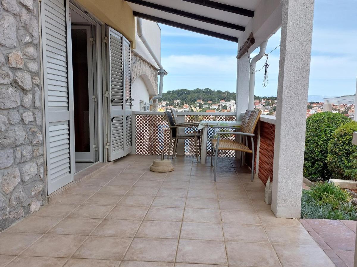 מאלי לוסיניי Apartments Joni Cikat מראה חיצוני תמונה