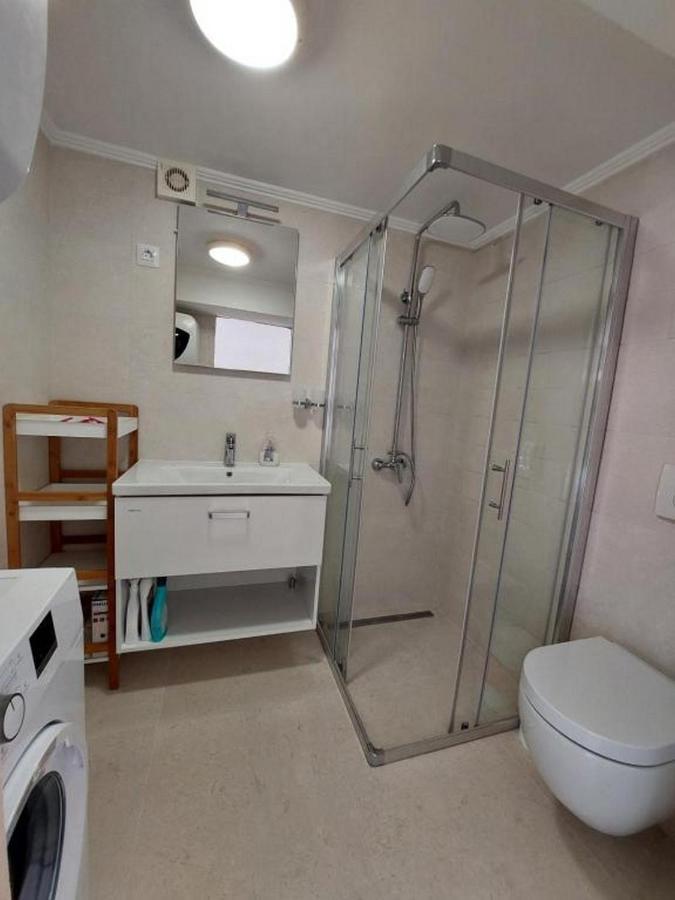 מאלי לוסיניי Apartments Joni Cikat מראה חיצוני תמונה