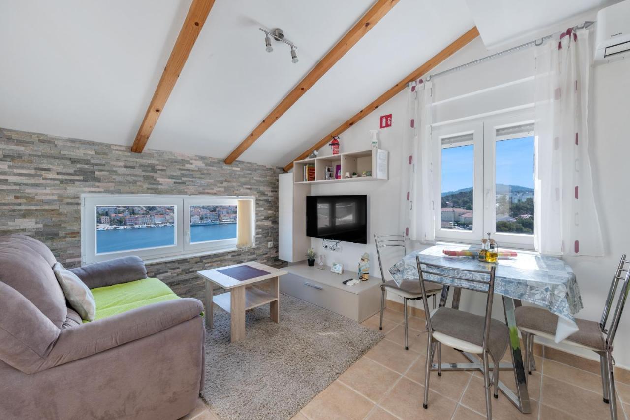 מאלי לוסיניי Apartments Joni Cikat מראה חיצוני תמונה