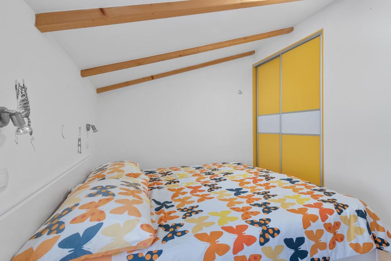 מאלי לוסיניי Apartments Joni Cikat מראה חיצוני תמונה