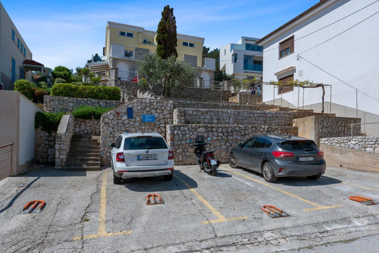 מאלי לוסיניי Apartments Joni Cikat מראה חיצוני תמונה