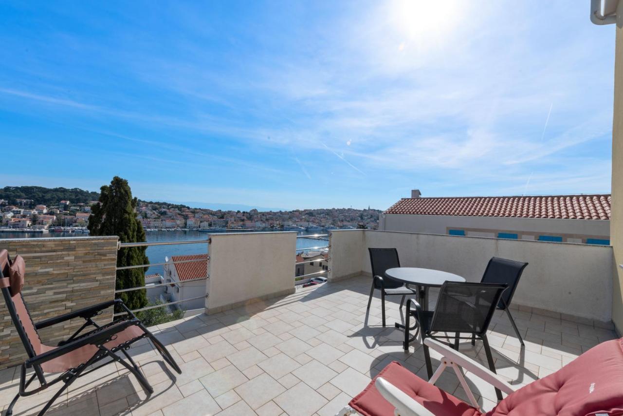מאלי לוסיניי Apartments Joni Cikat מראה חיצוני תמונה