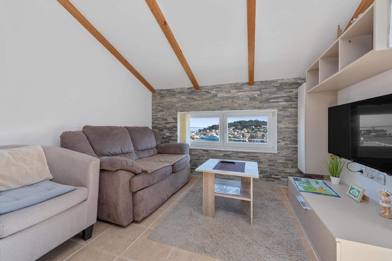 מאלי לוסיניי Apartments Joni Cikat מראה חיצוני תמונה