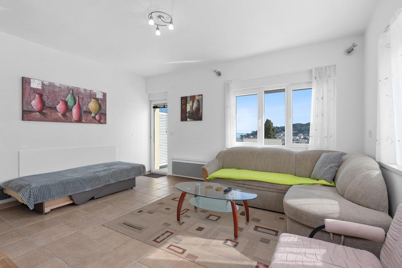מאלי לוסיניי Apartments Joni Cikat מראה חיצוני תמונה