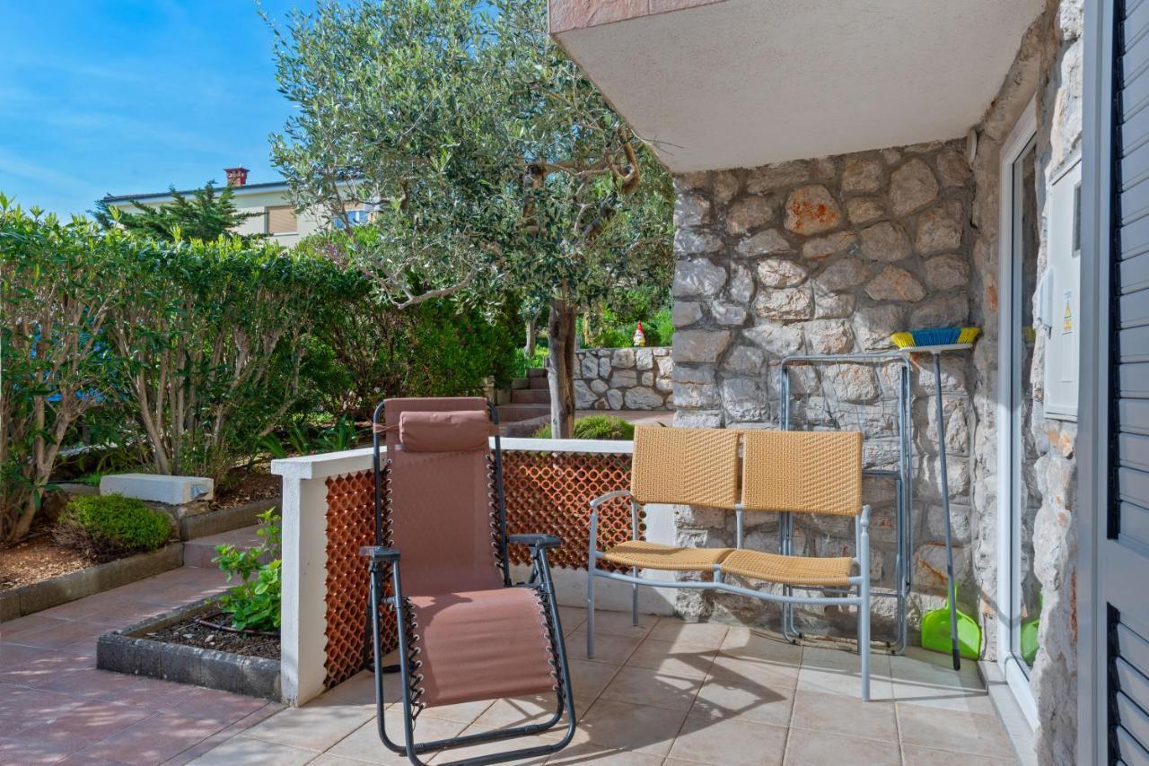 מאלי לוסיניי Apartments Joni Cikat מראה חיצוני תמונה